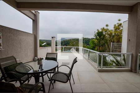 Sala de casa à venda com 5 quartos, 380m² em Mata Paca, Niterói