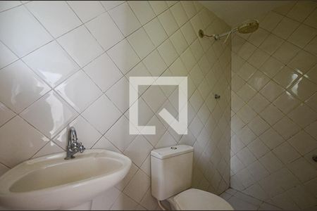 Casa à venda com 380m², 5 quartos e 2 vagas Casa à venda com 380m², 5 quartos e 2 vagasÁrea externa