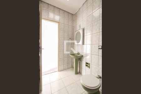 Casa à venda com 178m², 2 quartos e 1 vagaBanheiro