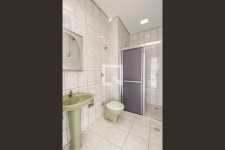 Casa à venda com 178m², 2 quartos e 1 vagaBanheiro