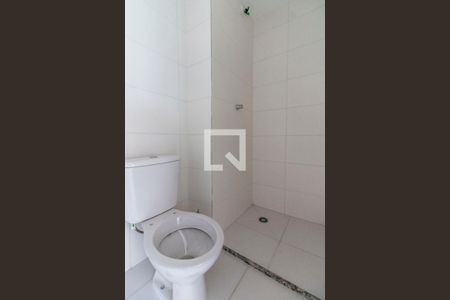Banheiro de apartamento para alugar com 2 quartos, 34m² em Fazenda Aricanduva, São Paulo