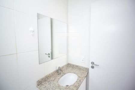 Apartamento para alugar com 50m², 2 quartos e 2 vagas Apartamento para alugar com 50m², 2 quartos e 2 vagasBanheiro