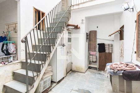 Casa à venda com 250m², 5 quartos e 1 vagaÁrea de Serviço 1  (primeiro andar)