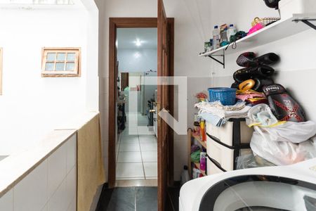 Casa à venda com 250m², 5 quartos e 1 vagaÁrea de Serviço 2 (segunda andar)