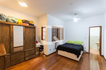 Casa à venda com 250m², 5 quartos e 1 vagaSuíte 2 (segunda andar)