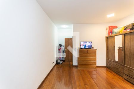 Casa à venda com 250m², 5 quartos e 1 vagaSuíte 2 (segunda andar)