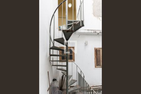 Casa à venda com 250m², 5 quartos e 1 vagaÁrea de Serviço 2 (segunda andar)