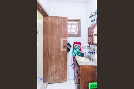 Casa à venda com 250m², 5 quartos e 1 vagaBanheiro Suíte 1 (primeiro andar)