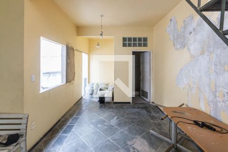 Casa à venda com 250m², 5 quartos e 1 vagaSala 3 (terceiro andar)