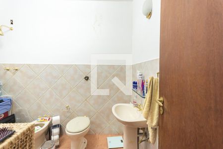 Casa à venda com 250m², 5 quartos e 1 vagaBanheiro Suíte 2 (segunda andar)