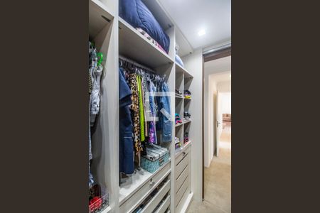 Apartamento à venda com 160m², 2 quartos e 2 vagasCloset da suíte 1