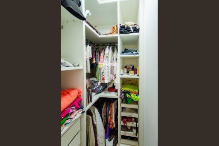 Apartamento à venda com 162m², 3 quartos e 1 vaga Apartamento à venda com 162m², 3 quartos e 1 vagaCloset