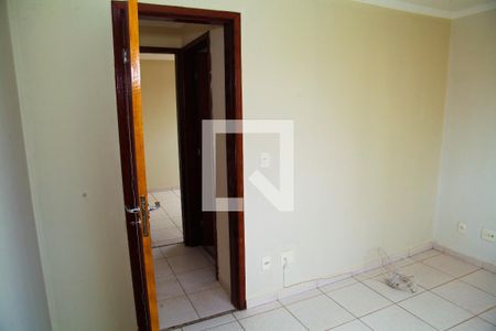 Quarto 1 de apartamento para alugar com 3 quartos, 60m² em Samambaia Norte (samambaia), Brasília