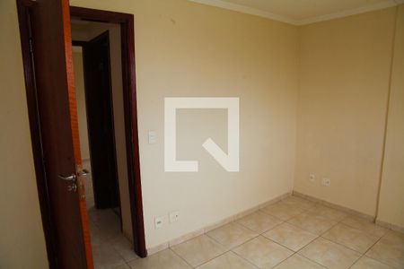 Quarto 1 de apartamento para alugar com 3 quartos, 60m² em Samambaia Norte (samambaia), Brasília