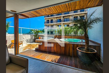 Apartamento para alugar com 240m², 4 quartos e 1 vagaCobertura Hidro