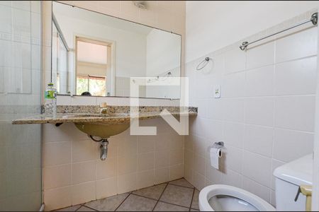 Casa de condomínio à venda com 150m², 4 quartos e 2 vagasBanheiro 