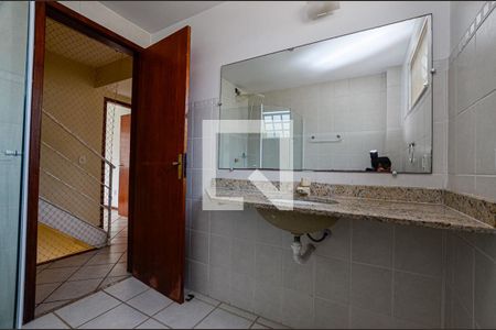 Casa de condomínio à venda com 150m², 4 quartos e 2 vagasBanheiro 