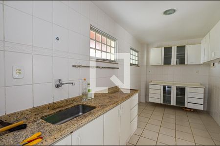 Casa de condomínio à venda com 150m², 4 quartos e 2 vagasCozinha