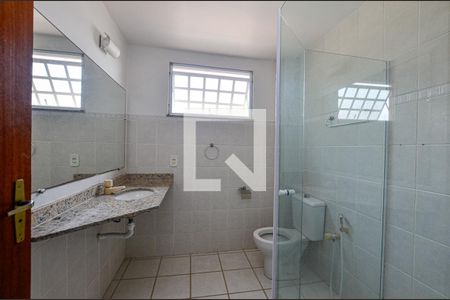 Casa de condomínio à venda com 150m², 4 quartos e 2 vagasBanheiro 