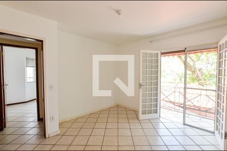 Casa de condomínio à venda com 150m², 4 quartos e 2 vagasSuite