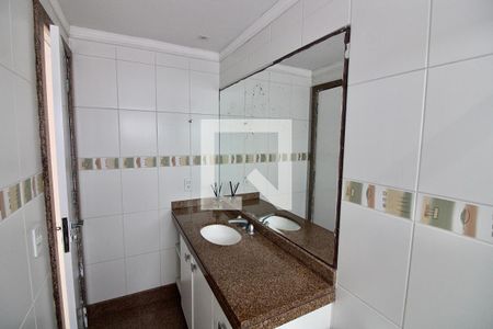 Apartamento à venda com 175m², 4 quartos e 2 vagasBanheiro da Suíte 1