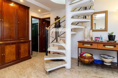 Escada de apartamento à venda com 3 quartos, 226m² em Belenzinho, São Paulo