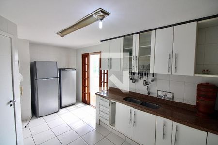 Apartamento à venda com 188m², 4 quartos e 2 vagas Apartamento à venda com 188m², 4 quartos e 2 vagasCozinha