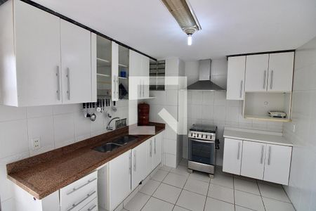 Apartamento à venda com 188m², 4 quartos e 2 vagas Apartamento à venda com 188m², 4 quartos e 2 vagasCozinha