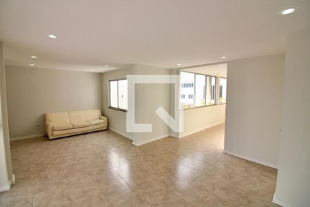 Apartamento à venda com 188m², 4 quartos e 2 vagas Apartamento à venda com 188m², 4 quartos e 2 vagasSala