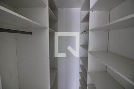 Apartamento à venda com 188m², 4 quartos e 2 vagas Apartamento à venda com 188m², 4 quartos e 2 vagasCloset da suíte 1