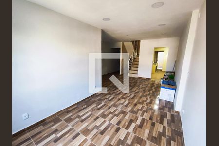 Sala de casa para alugar com 3 quartos, 100m² em Cascadura, Rio de Janeiro