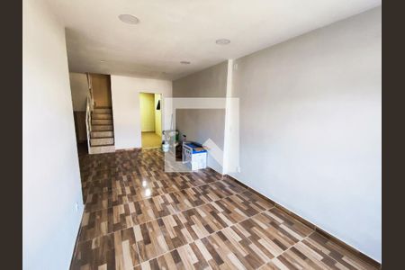 Sala de casa para alugar com 3 quartos, 100m² em Cascadura, Rio de Janeiro