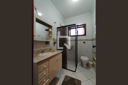 Casa à venda com 484m², 5 quartos e 7 vagasBanheiro Social