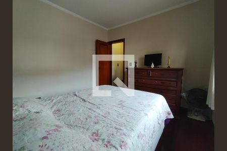 Casa à venda com 484m², 5 quartos e 7 vagasQuarto 4