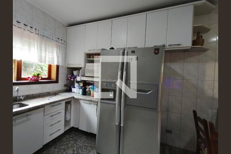 Casa à venda com 484m², 5 quartos e 7 vagasCozinha - Armários