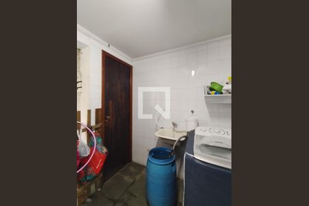 Casa à venda com 484m², 5 quartos e 7 vagasLavanderia