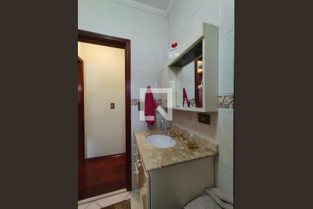 Casa à venda com 484m², 5 quartos e 7 vagasBanheiro Social