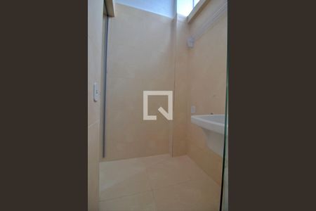 Banheiro de apartamento para alugar com 1 quarto, 35m² em Parque Marabá, Taboão da Serra