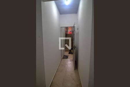 Corredor  de apartamento para alugar com 1 quarto, 35m² em Parque Marabá, Taboão da Serra
