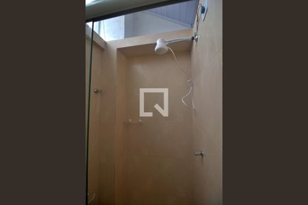 Banheiro de apartamento para alugar com 1 quarto, 35m² em Parque Marabá, Taboão da Serra