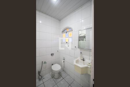 Casa para alugar com 220m², 3 quartos e 2 vagas Casa para alugar com 220m², 3 quartos e 2 vagasBanheiro da Suíte 1