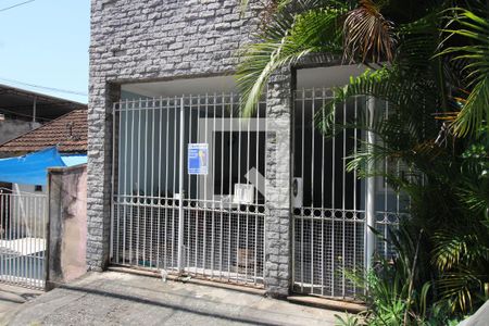 Casa para alugar com 220m², 3 quartos e 2 vagas Casa para alugar com 220m², 3 quartos e 2 vagasFachada