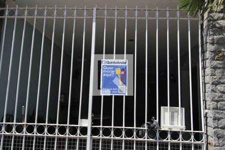 Casa para alugar com 220m², 3 quartos e 2 vagas Casa para alugar com 220m², 3 quartos e 2 vagasFachada