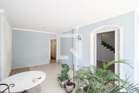 Casa para alugar com 220m², 3 quartos e 2 vagas Casa para alugar com 220m², 3 quartos e 2 vagasGaragem