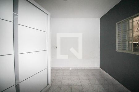 Quarto de casa para alugar com 1 quarto, 70m² em Jardim Denise, São Paulo