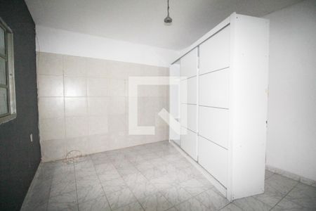 Quarto de casa para alugar com 1 quarto, 70m² em Jardim Denise, São Paulo