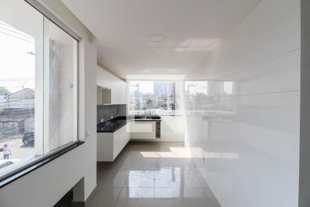 Casa para alugar com 140m², 2 quartos e 2 vagas Casa para alugar com 140m², 2 quartos e 2 vagasCozinha