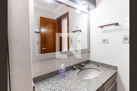 Apartamento à venda com 260m², 4 quartos e 4 vagasBanheiro da Suíte 1