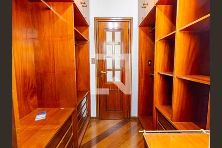 Apartamento à venda com 260m², 4 quartos e 4 vagasSuíte Master - Closet