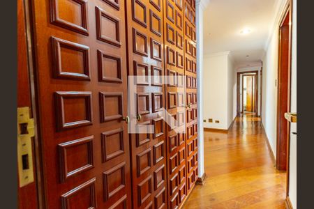 Apartamento à venda com 260m², 4 quartos e 4 vagasHall de entrada e corredor